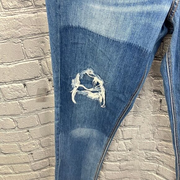 American Eagle Shadow Patched Tomgirl Distressed Button fly Jeans Size 8 - Picture 6 of 10